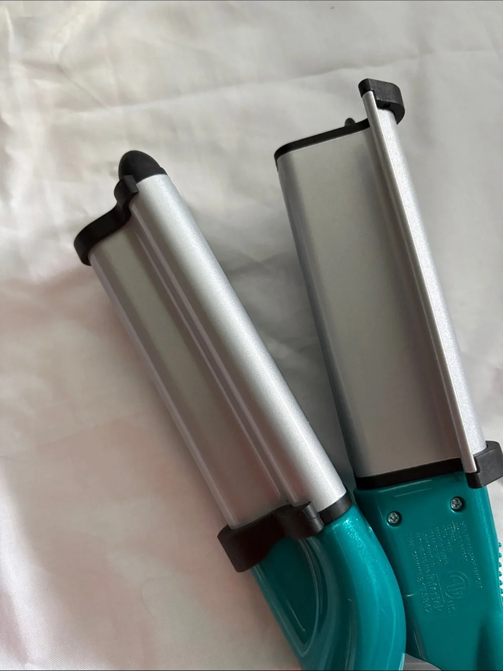 Bed Head Wave Artist Triple Barrel Waver - Teal/Silver